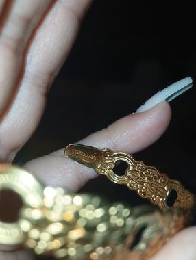 Oneida Gold Tone Bracelet